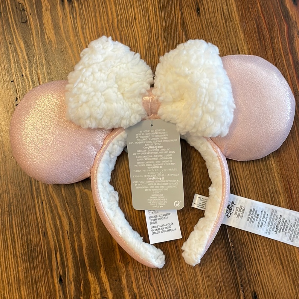 NWT Disney Pink And White Sherpa Bow Minnie Ears